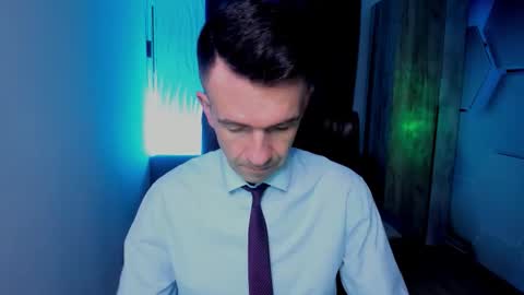 Snapshot of hard_and_juici chatting on November 6, 2025, 2:07 pm Steve online show from November 6, 2025, 2:07 pm