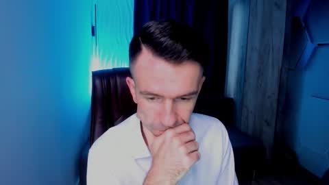 Snapshot of hard_and_juici chatting on November 7, 2025, 8:58 am Steve online show from November 7, 2025, 8:58 am