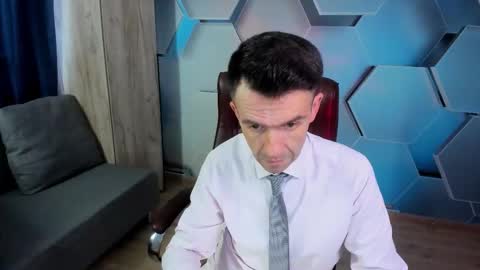 Snapshot of hard_and_juici chatting on November 12, 2025, 11:54 am Steve online show from November 12, 2025, 11:54 am