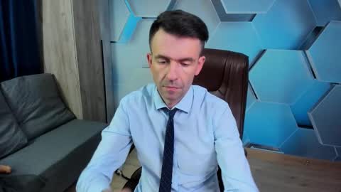 Snapshot of hard_and_juici chatting on November 13, 2025, 1:43 pm Steve online show from November 13, 2025, 1:43 pm