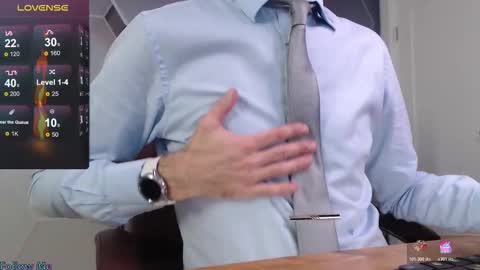 Snapshot of hard_and_juici chatting on November 26, 2025, 12:06 pm Steve online show from November 26, 2025, 12:06 pm