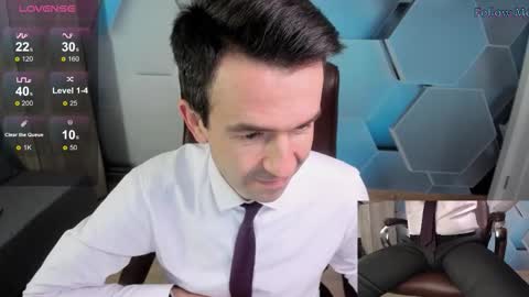 Snapshot of hard_and_juici chatting on December 14, 2025, 3:28 pm Steve online show from December 14, 2025, 3:28 pm