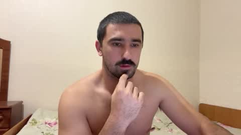 Snapshot of hard_to_obey chatting on October 6, 2025, 6:38 pm Vadim online show from October 6, 2025, 6:38 pm