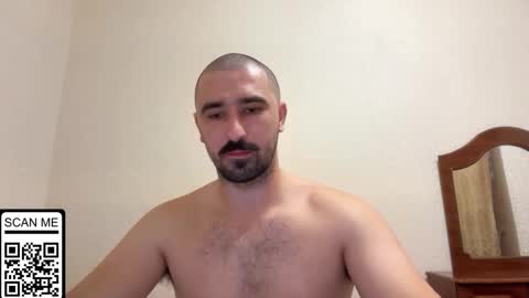 Snapshot of hard_to_obey chatting on October 8, 2025, 5:54 pm Vadim online show from October 8, 2025, 5:54 pm