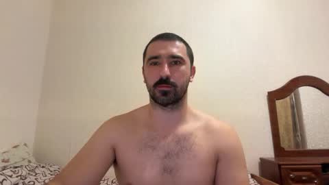 Snapshot of hard_to_obey chatting on November 7, 2025, 9:15 pm Vadim online show from November 7, 2025, 9:15 pm