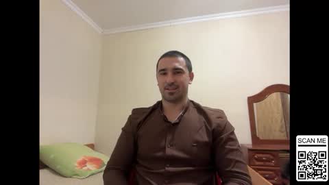 Snapshot of hard_to_obey chatting on December 14, 2025, 3:39 pm Vadim online show from December 14, 2025, 3:39 pm