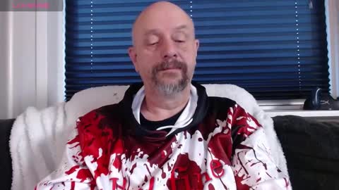 Snapshot of hardmrlazy chatting on December 2, 2024, 11:12 am MrLazy online show from December 2, 2024, 11:12 am
