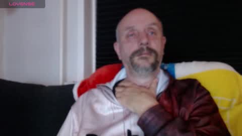 Snapshot of hardmrlazy chatting on December 15, 2024, 1:24 am MrLazy online show from December 15, 2024, 1:24 am