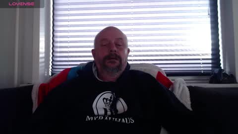 Snapshot of hardmrlazy chatting on December 23, 2024, 12:41 pm MrLazy online show from December 23, 2024, 12:41 pm