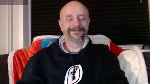 Snapshot of hardmrlazy chatting on December 24, 2024, 1:06 am MrLazy online show from December 24, 2024, 1:06 am