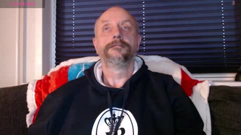 Snapshot of hardmrlazy chatting on December 27, 2024, 2:22 pm MrLazy online show from December 27, 2024, 2:22 pm