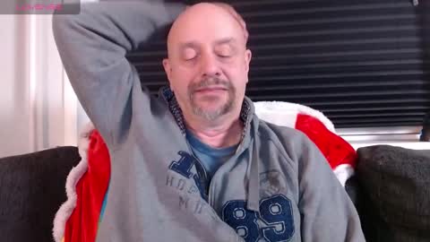 Snapshot of hardmrlazy chatting on January 4, 2025, 3:49 pm MrLazy online show from January 4, 2025, 3:49 pm