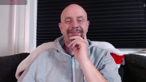 Snapshot of hardmrlazy chatting on January 6, 2025, 6:41 pm MrLazy online show from January 6, 2025, 6:41 pm