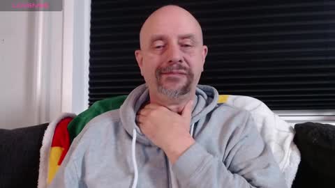 Snapshot of hardmrlazy chatting on January 7, 2025, 6:35 pm MrLazy online show from January 7, 2025, 6:35 pm