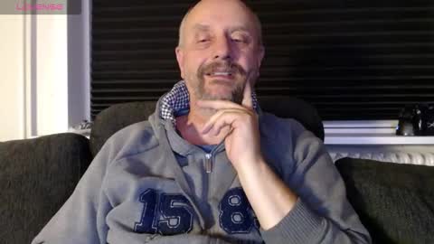 Snapshot of hardmrlazy chatting on September 26, 2025, 10:25 pm MrLazy online show from September 26, 2025, 10:25 pm
