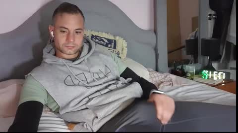 Snapshot of hardnstyle chatting on November 11, 2025, 4:29 pm HARD AND STYLE online show from November 11, 2025, 4:29 pm