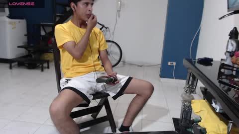 Snapshot of hardsexlove08 chatting on December 25, 2024, 1:20 am Andres Dean online show from December 25, 2024, 1:20 am