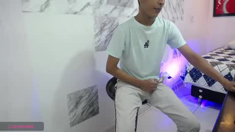 Snapshot of hardsexlove08 chatting on January 5, 2025, 7:49 pm Andres Dean online show from January 5, 2025, 7:49 pm