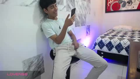 Snapshot of hardsexlove08 chatting on January 6, 2025, 11:09 pm Andres Dean online show from January 6, 2025, 11:09 pm