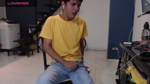 Snapshot of hardsexlove08 chatting on February 19, 2025, 9:03 pm Andres Dean online show from February 19, 2025, 9:03 pm