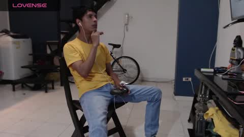 Snapshot of hardsexlove08 chatting on February 20, 2025, 12:08 am Andres Dean online show from February 20, 2025, 12:08 am