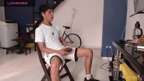 Snapshot of hardsexlove08 chatting on February 21, 2025, 9:32 pm Andres Dean online show from February 21, 2025, 9:32 pm