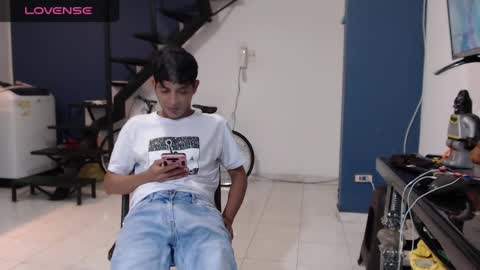 Snapshot of hardsexlove08 chatting on February 25, 2025, 1:09 am Andres Dean online show from February 25, 2025, 1:09 am