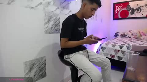 Snapshot of hardsexlove08 chatting on March 11, 2025, 12:33 am Andres Dean online show from March 11, 2025, 12:33 am