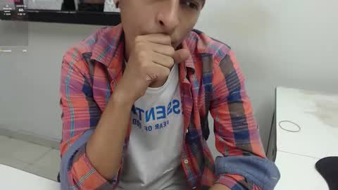 Snapshot of hardsexlove08 chatting on October 22, 2025, 12:55 am Andres Dean online show from October 22, 2025, 12:55 am