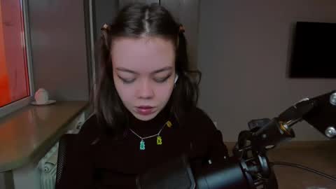 Snapshot of haribo_asmr chatting on February 19, 2025, 11:17 am Miss Hari online show from February 19, 2025, 11:17 am