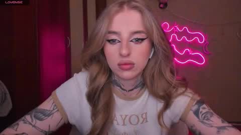 Julia online show from February 15, 2025, 5:19 am