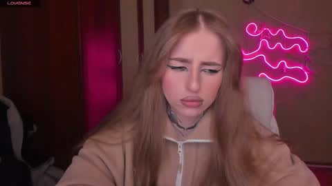 Julia online show from February 27, 2025, 5:13 am