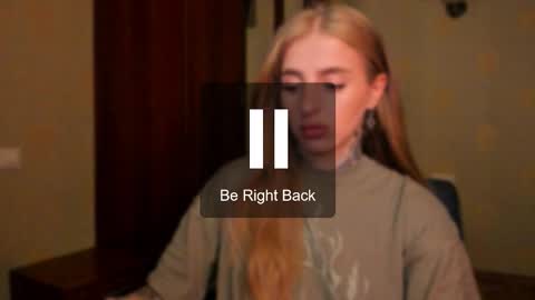 Julia online show from September 14, 2025, 5:39 am