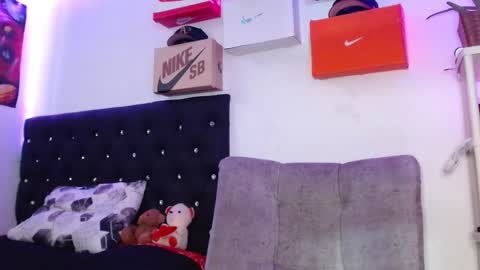 Snapshot of harley_quinnn111 chatting on February 13, 2025, 7:31 pm harley_quinnn111 online show from February 13, 2025, 7:31 pm