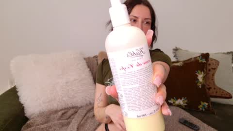 Snapshot of harlowblake___ chatting on January 19, 2025, 3:42 pm HARLOW BLAKE online show from January 19, 2025, 3:42 pm