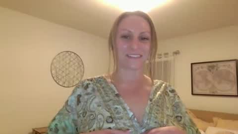 Snapshot of harmony_rose_xoxo chatting on March 7, 2025, 2:46 am Harmony online show from March 7, 2025, 2:46 am