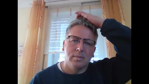 Snapshot of hartl67 chatting on October 25, 2025, 2:46 pm hartl67 online show from October 25, 2025, 2:46 pm