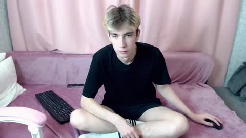 Snapshot of harvey_foster chatting on November 1, 2025, 11:45 am harvey_foster online show from November 1, 2025, 11:45 am