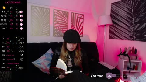 Snapshot of hat_girl chatting on December 4, 2024, 10:46 am Nicole online show from December 4, 2024, 10:46 am