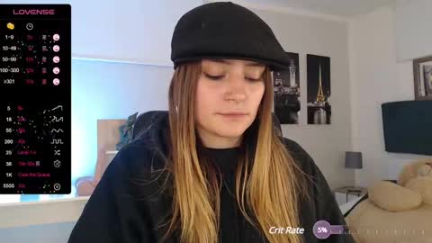 Snapshot of hat_girl chatting on December 19, 2024, 3:51 am Nicole online show from December 19, 2024, 3:51 am