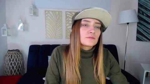 Snapshot of hat_girl chatting on February 1, 2025, 3:41 am Nicole online show from February 1, 2025, 3:41 am