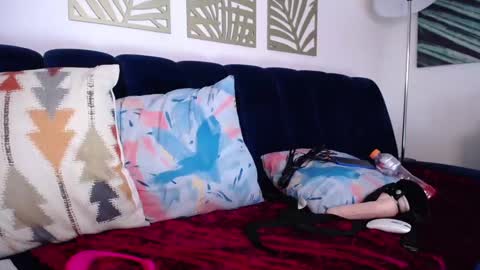 Snapshot of hat_girl chatting on February 11, 2025, 3:08 am Nicole online show from February 11, 2025, 3:08 am