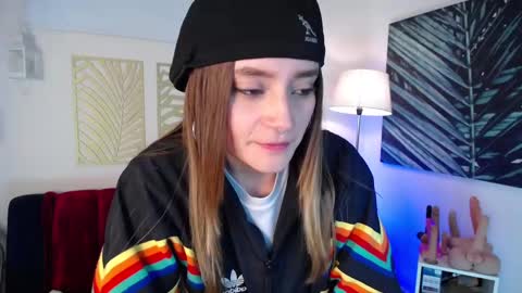 Snapshot of hat_girl chatting on March 7, 2025, 4:02 am Nicole online show from March 7, 2025, 4:02 am