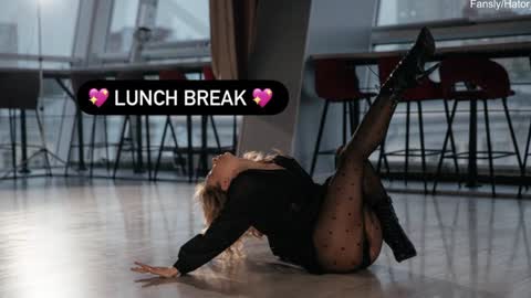 Anna online show from December 12, 2024, 3:16 pm