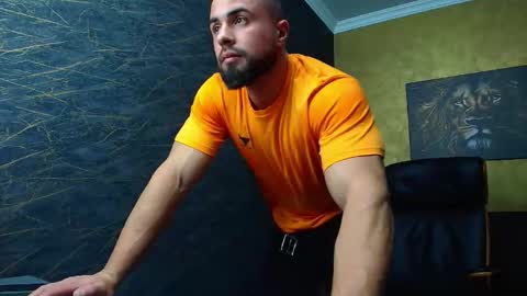 HayesWood online show from November 8, 2025, 6:13 am