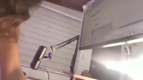 kataleya online show from January 17, 2025, 7:27 pm