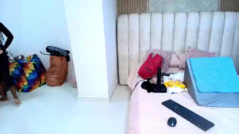 kataleya online show from November 8, 2025, 7:12 pm