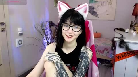 hazeltompson online show from November 2, 2025, 8:00 pm