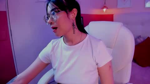 Snapshot of heaven_delight chatting on October 29, 2025, 12:51 pm Heaven online show from October 29, 2025, 12:51 pm