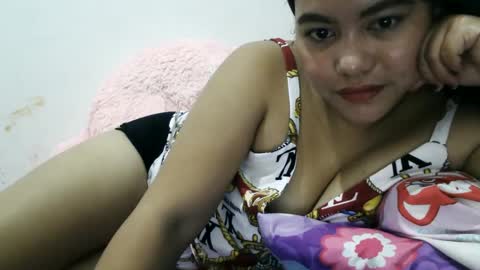 heavenlyeyes69 online show from February 6, 2025, 8:45 pm